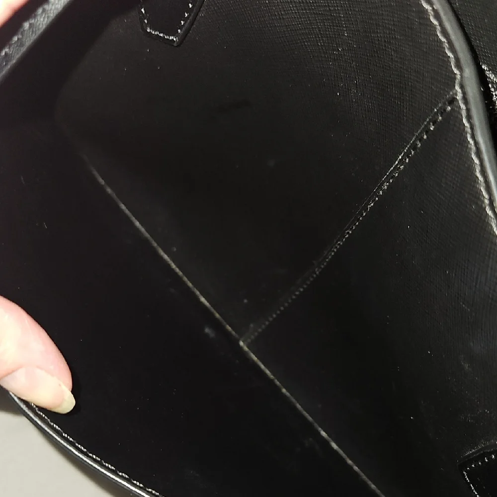 Michael KORS Balck Purse - Picture 6 of 13